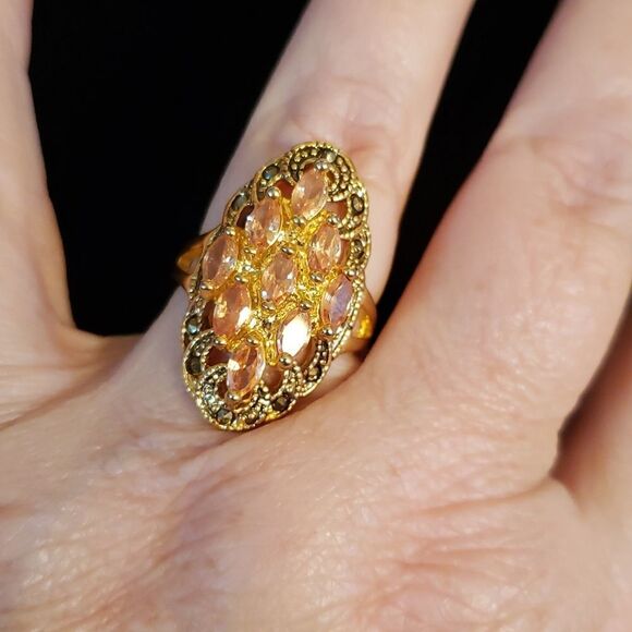 Vintage Gold and Orange Gemstone Ring - Picture 3 of 11